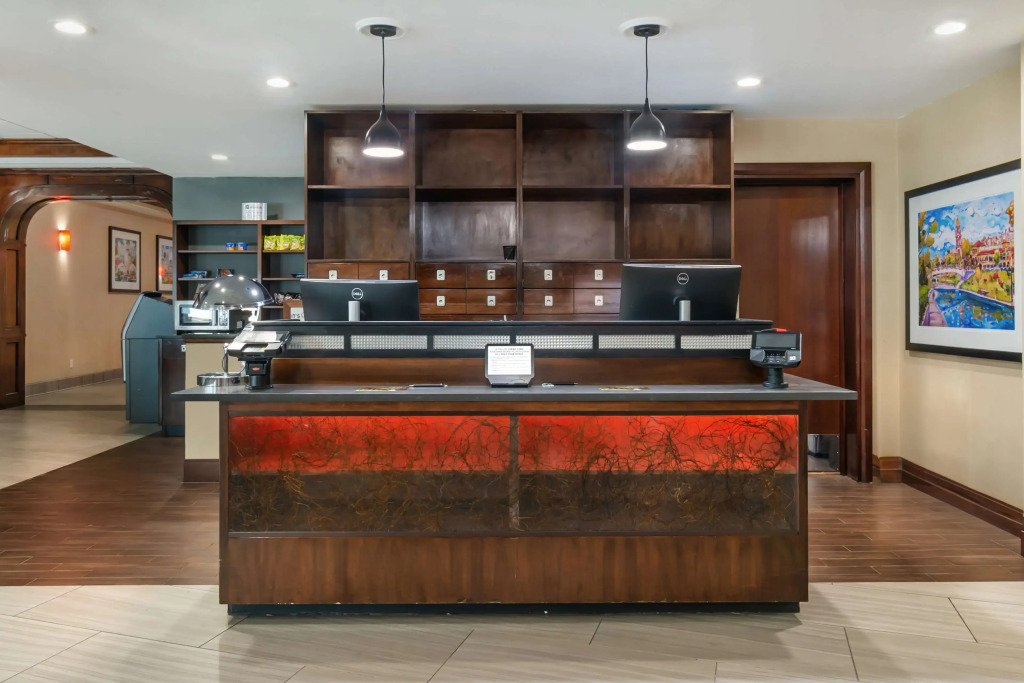 Best Western Plus Kansas City Sports Complex Hotel