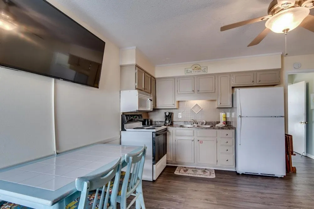 Moonraker #3 - 1 Br Condo