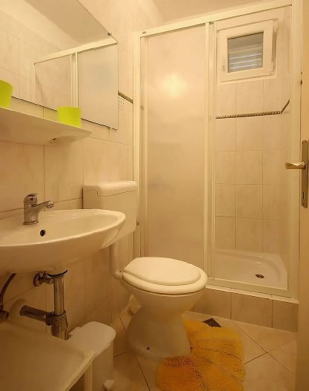 Apartment Dino - apartments with hot tub: A1 Novalja, Island Pag