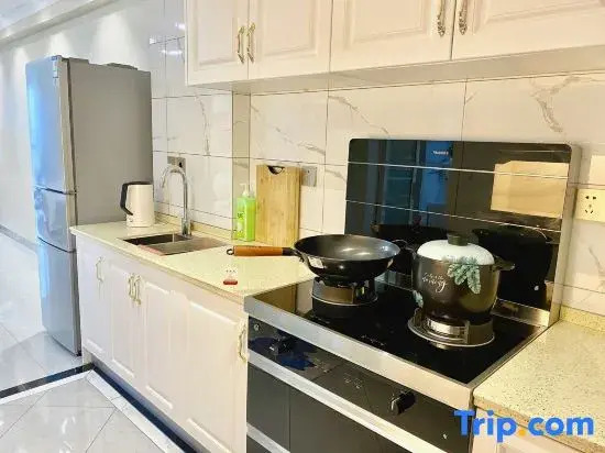 Liangchen Meijing Apartment