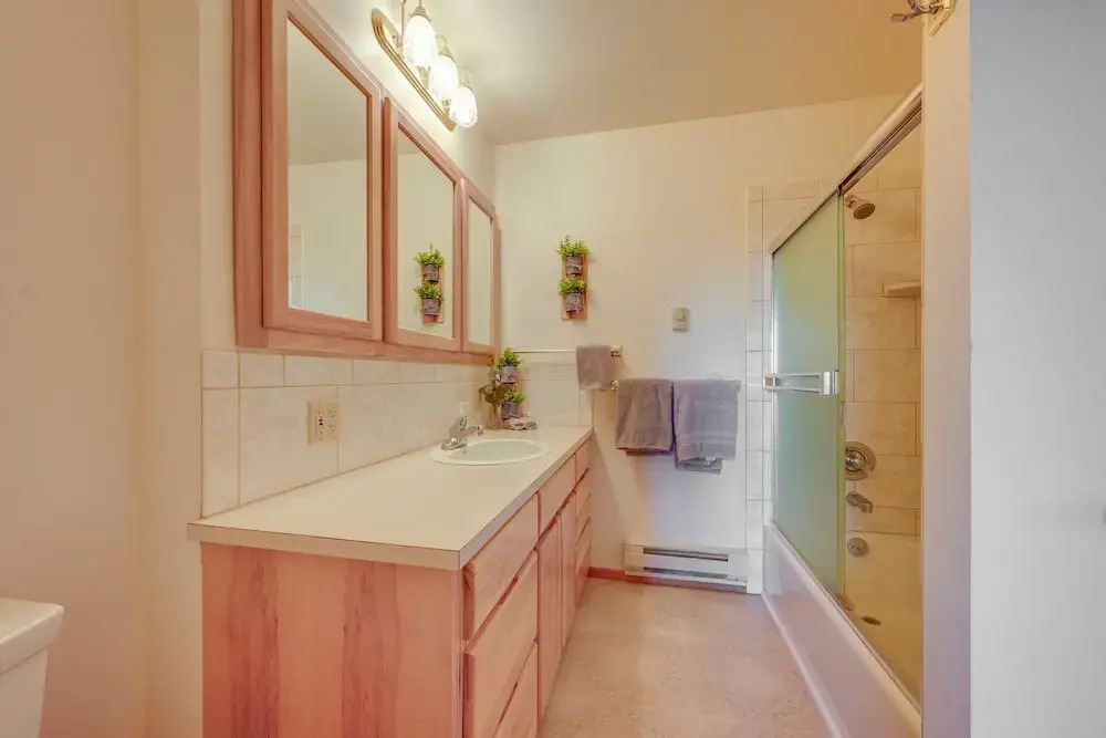 On-site Kenai River Fishing: Soldotna Apartment!