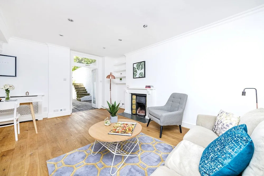 Stunning 2BR West London Apartment