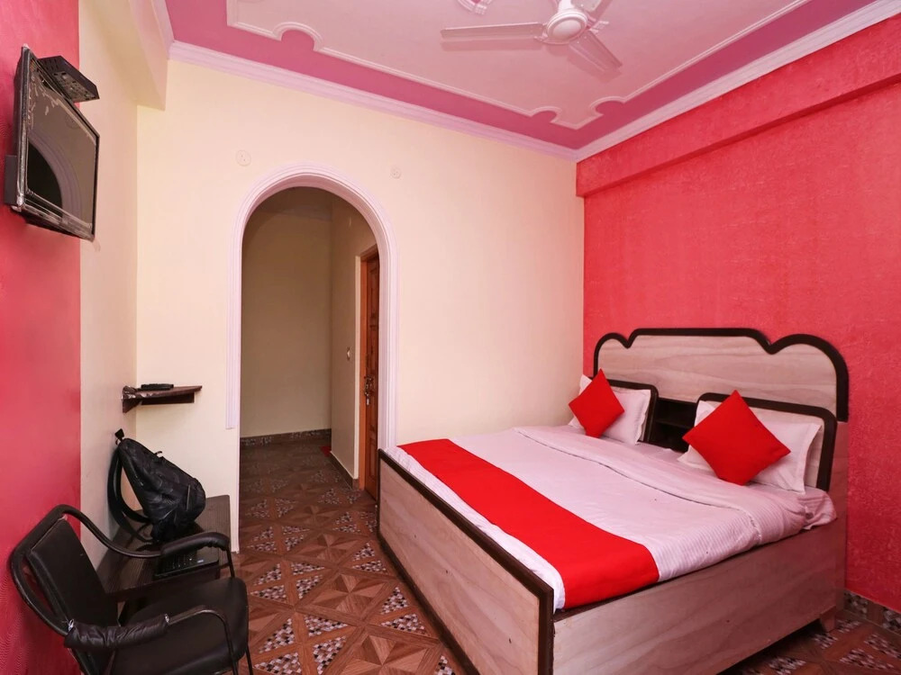 OYO 14003 Home Valley View 1BHK Kempty Fall