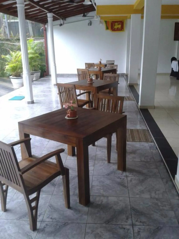 Larns Villa Hotel & Apartment