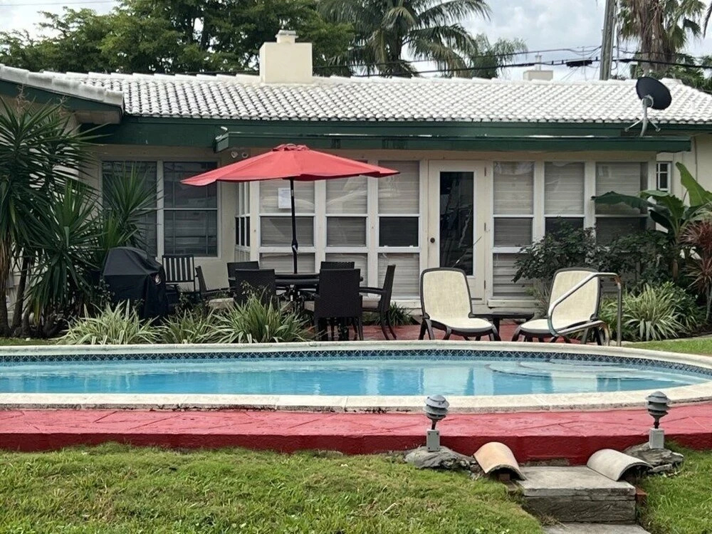 Wtrfrnt Pool Home Located In Million Dollar Nhbrhd 2 Bedroom Home by Redawning
