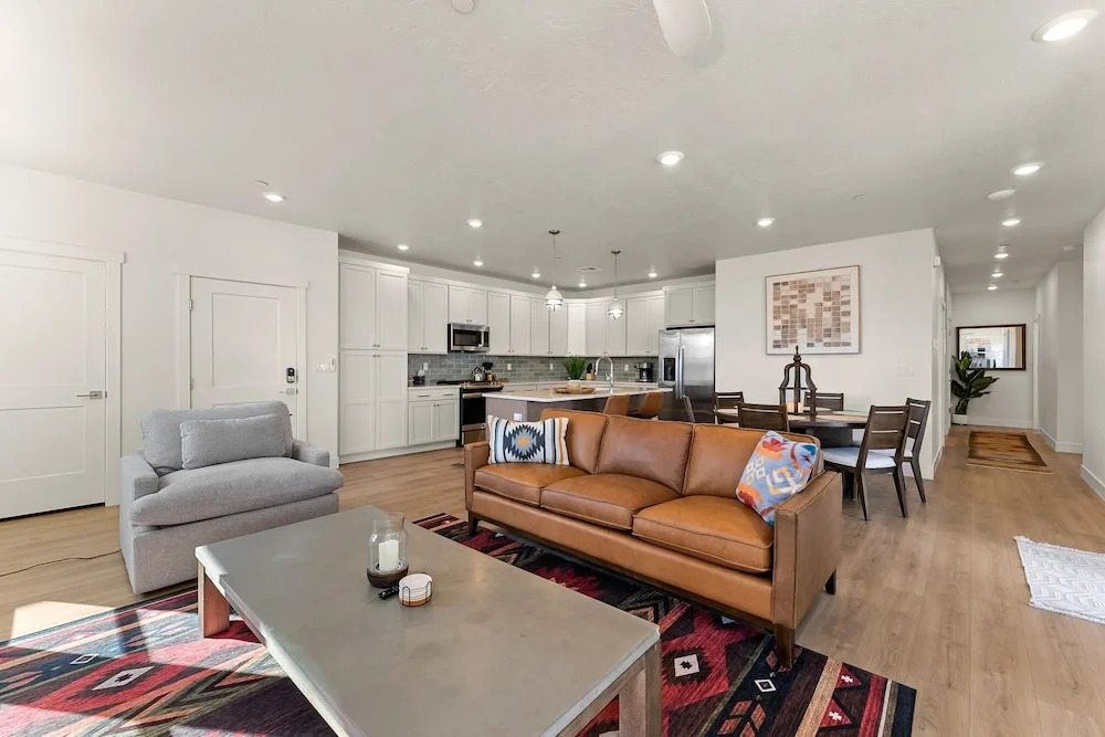 Sunshine Daydream- #305 3 Bedroom Condo