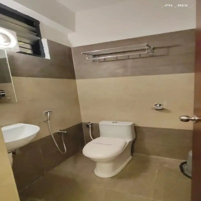 Royal Luxe Business Class Hotel