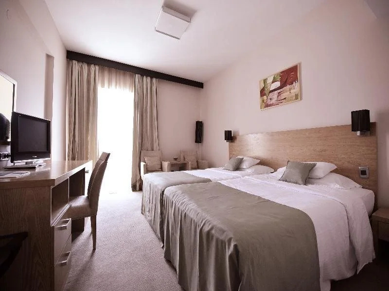City Hotel