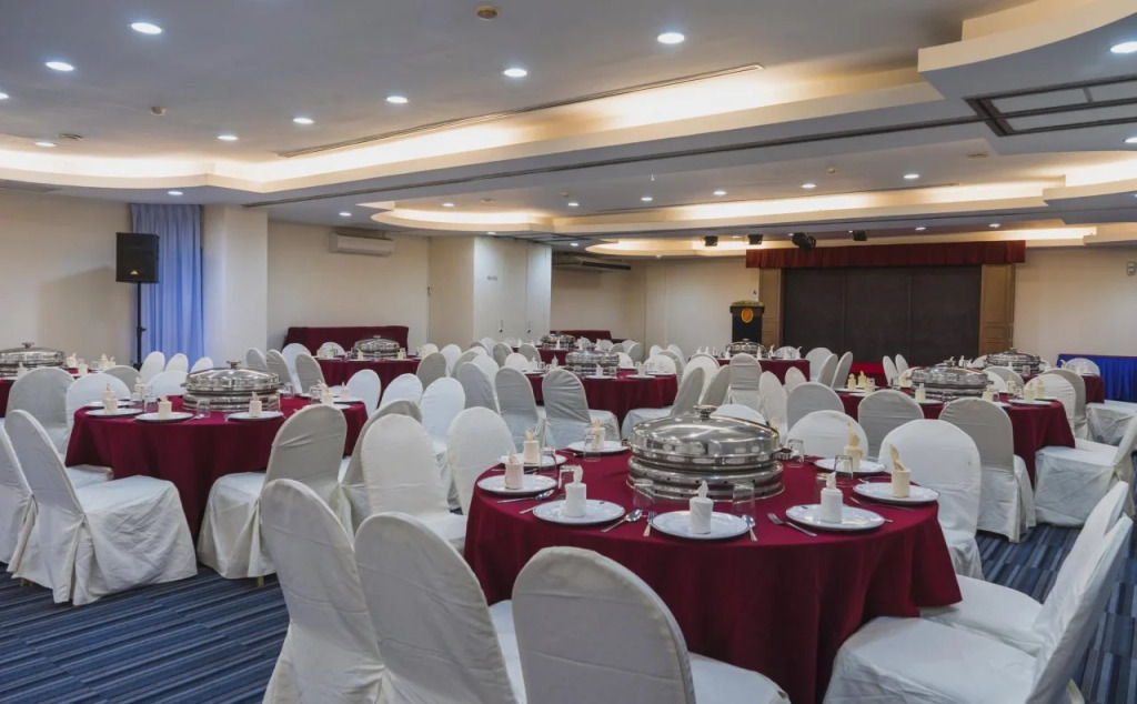 Shah's Village Hotel