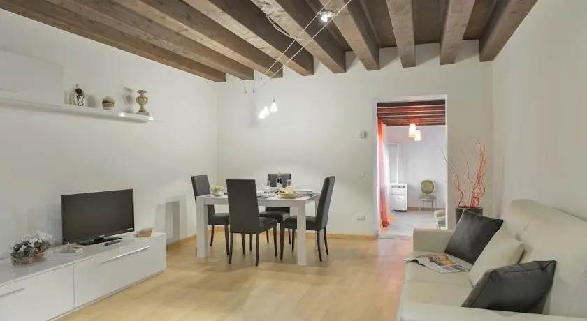 Macbeth Halldis Apartment
