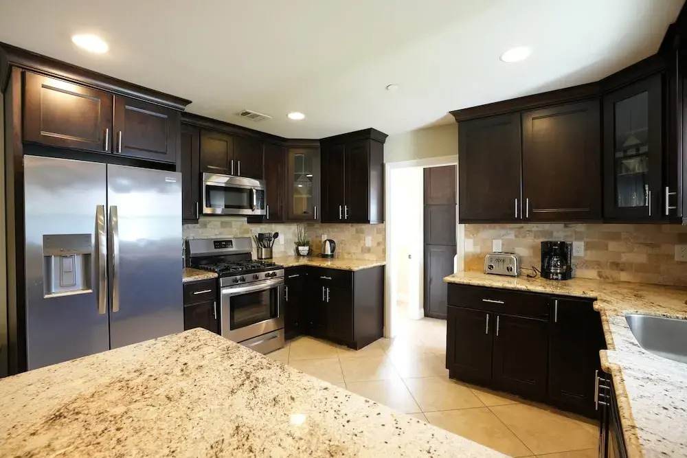 Awesome 4 Bedroom, 3 1/2 Bath Home 1/2 Mile Walk To Disney