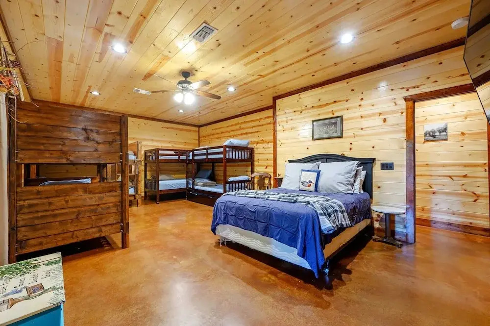 Majestic High - Cabin for 17