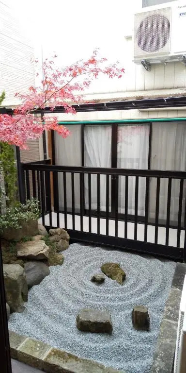 佐渡民宿 憩 IKOI GUEST HOUSE & Cafe Bar