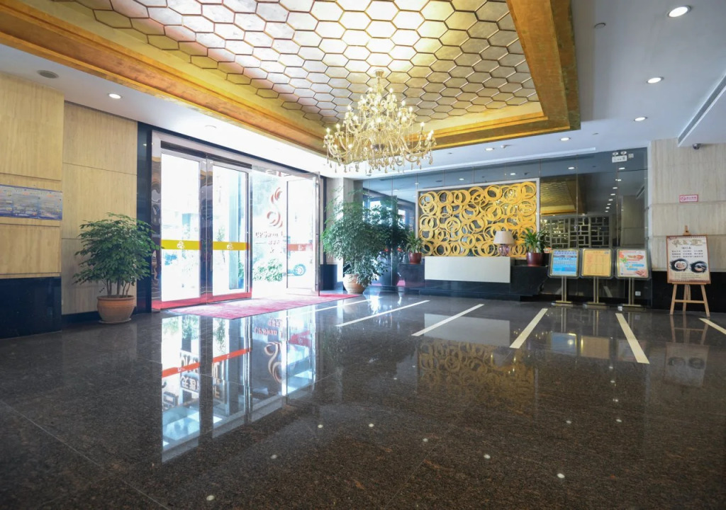 Swan Lake Hotel