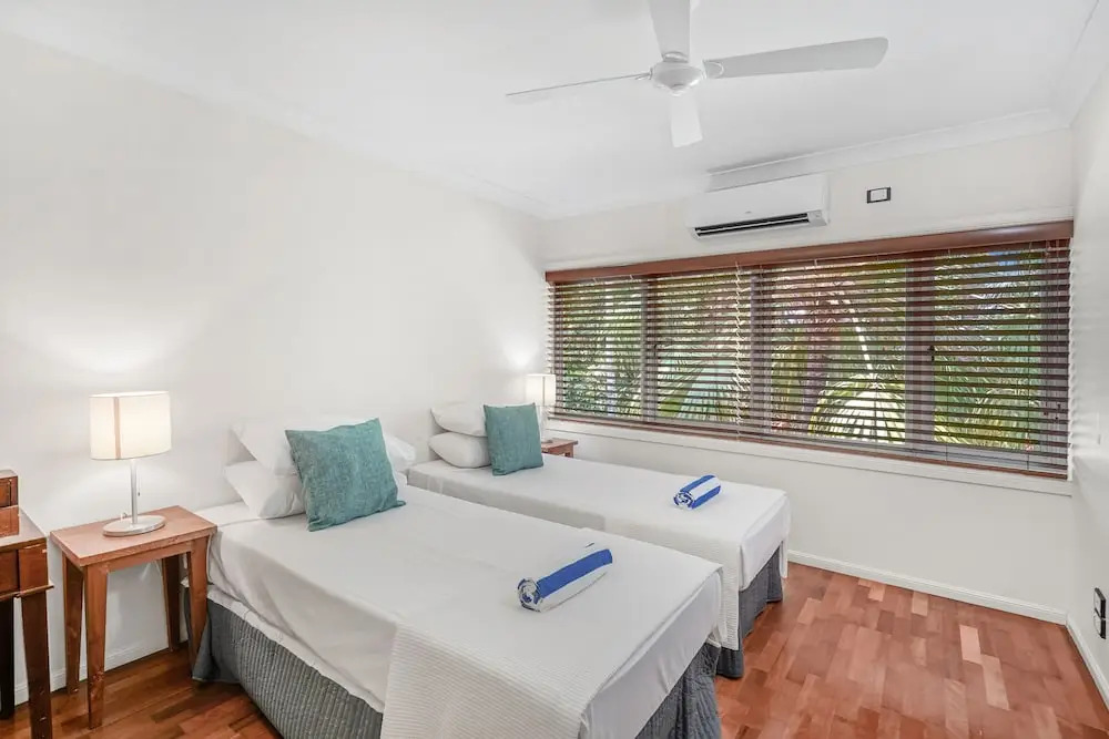 Poolside Apt In Alamanda Beachfront Resort 55
