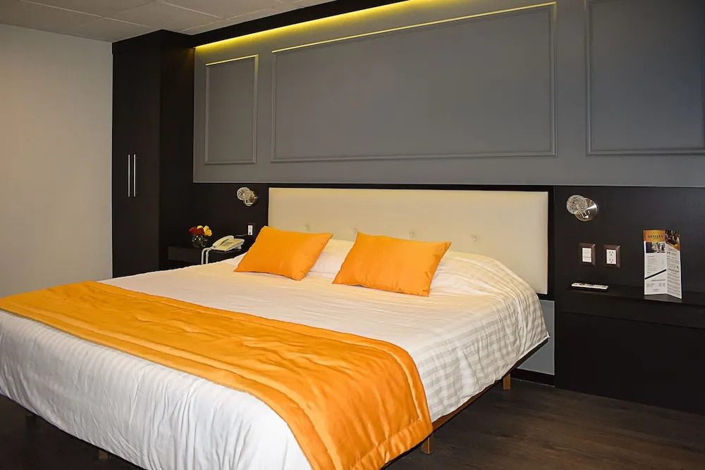 Hotel Italia Cuenca - Tranvia Centro & Aeropuerto