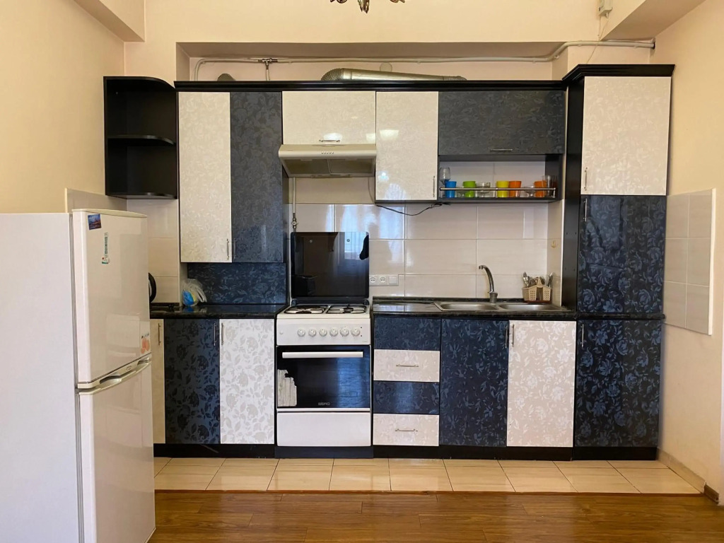 Argishti street, 2 bedrooms Spacious, Sunny apartment GL148
