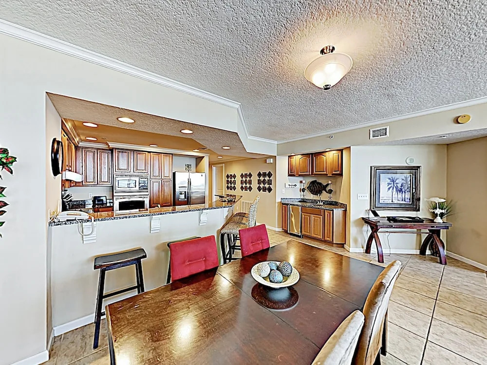 New Listing! Beachfront Gem W/ Resort Amenities 3 Bedroom Condo