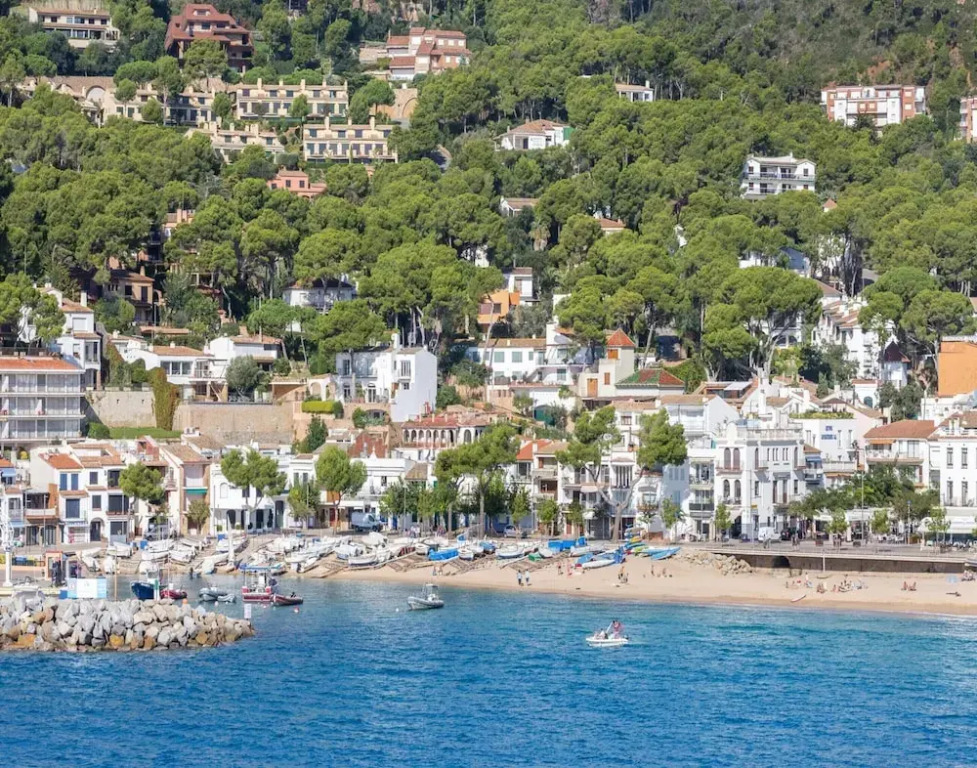 Villa in Costa Brava With Pool Near Beach