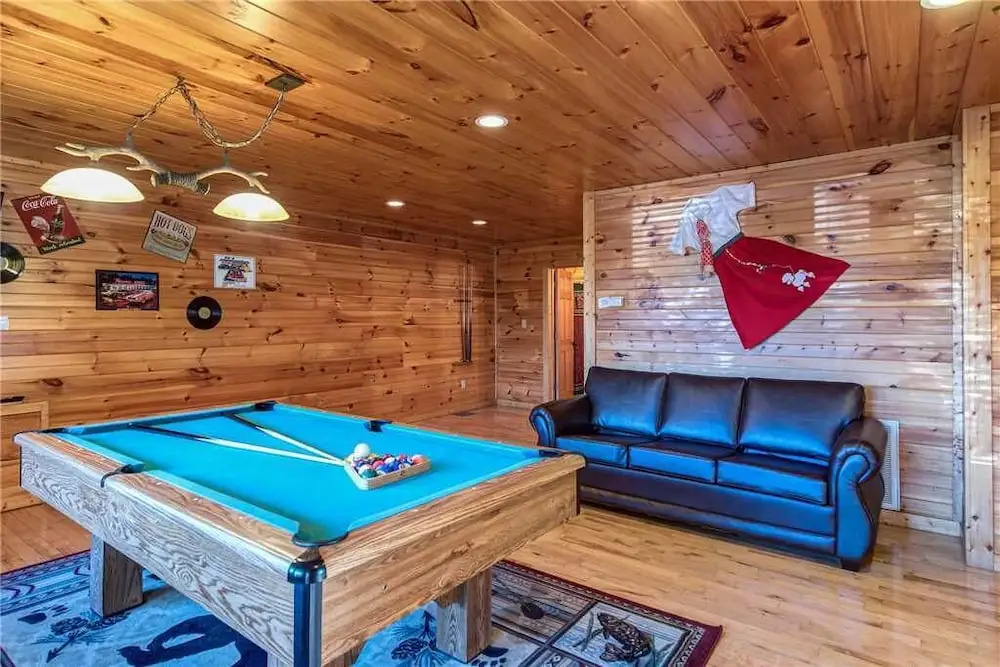 Mountain Dreams II 3 Bedroom Home with Hot Tub