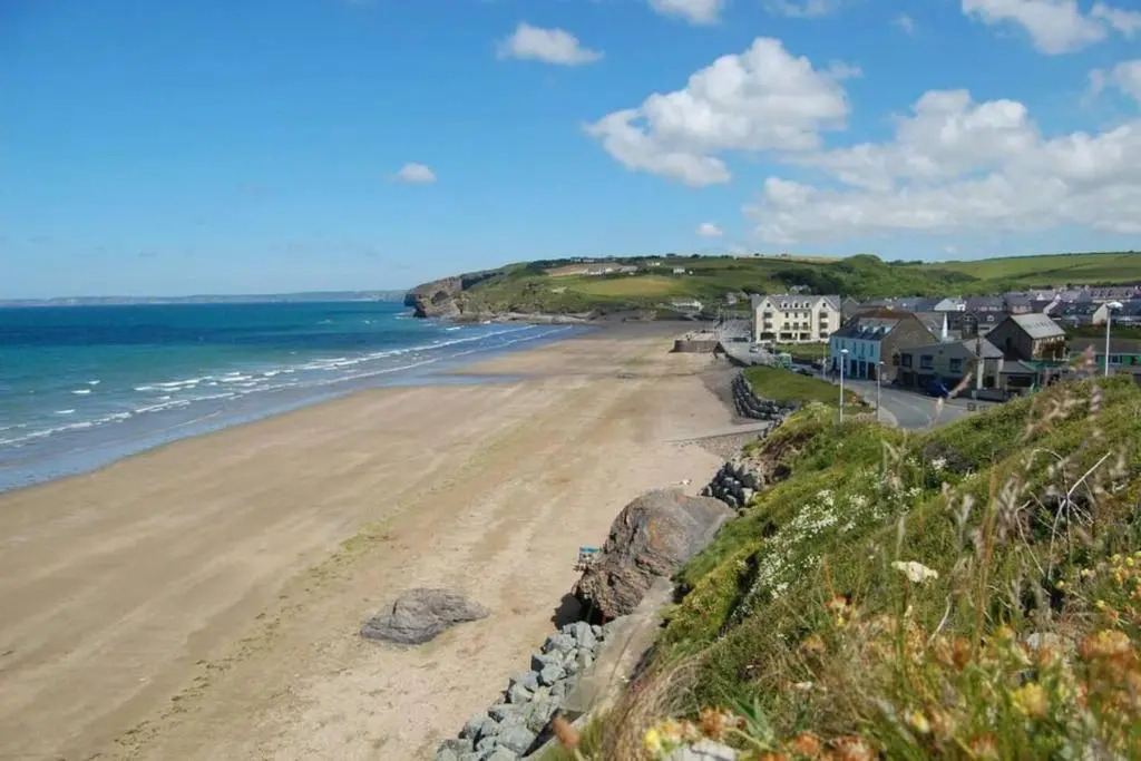 Beautiful 3-bed Cabin in Pembrokeshire Coast
