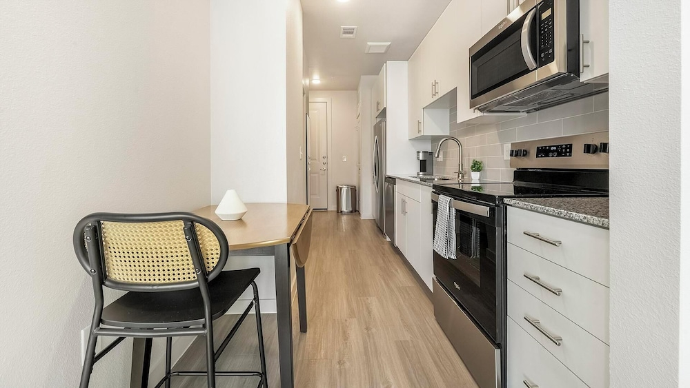 Landing Apartments - South Austin