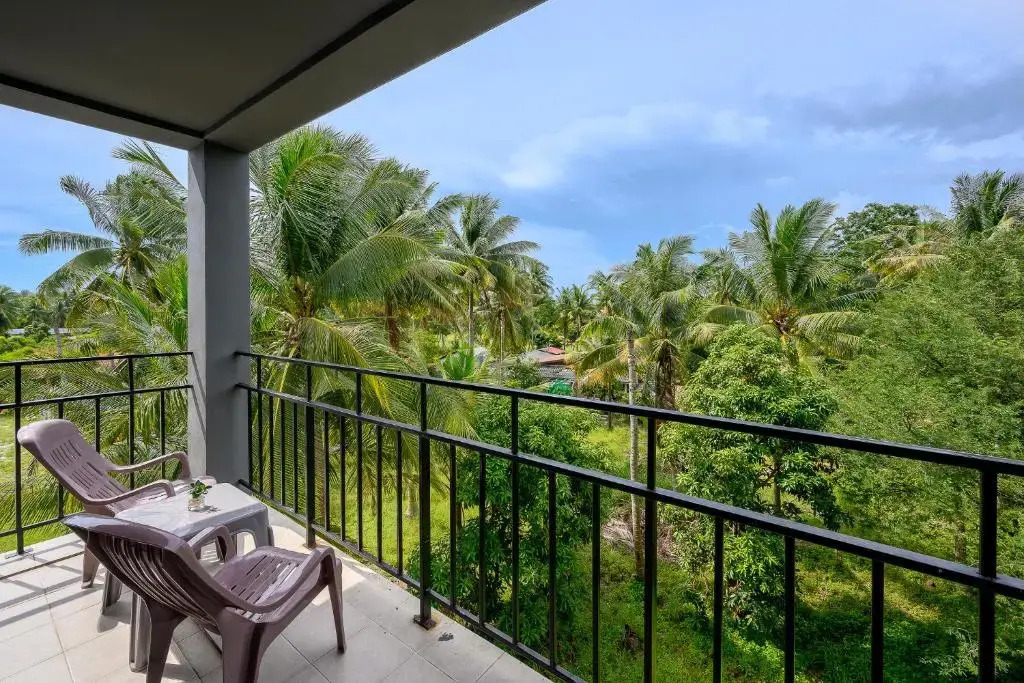 Maikhao Hotel, Phuket