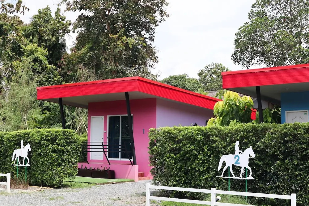 Pee Mamia Cottage