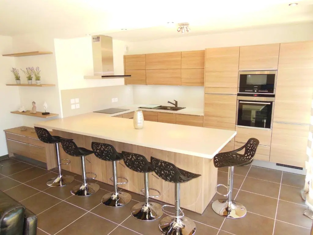 3 Bedrooms, 3 bathrooms central Cannes Lecerf 411