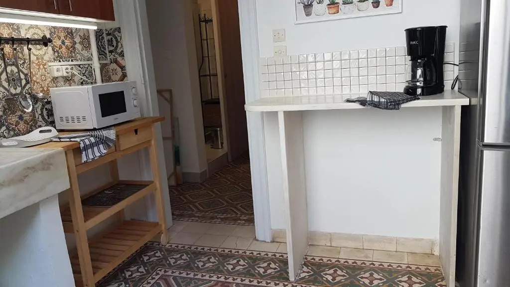 Ionian Apartment- Athens Center, 6 Bd, 2.5 Bath