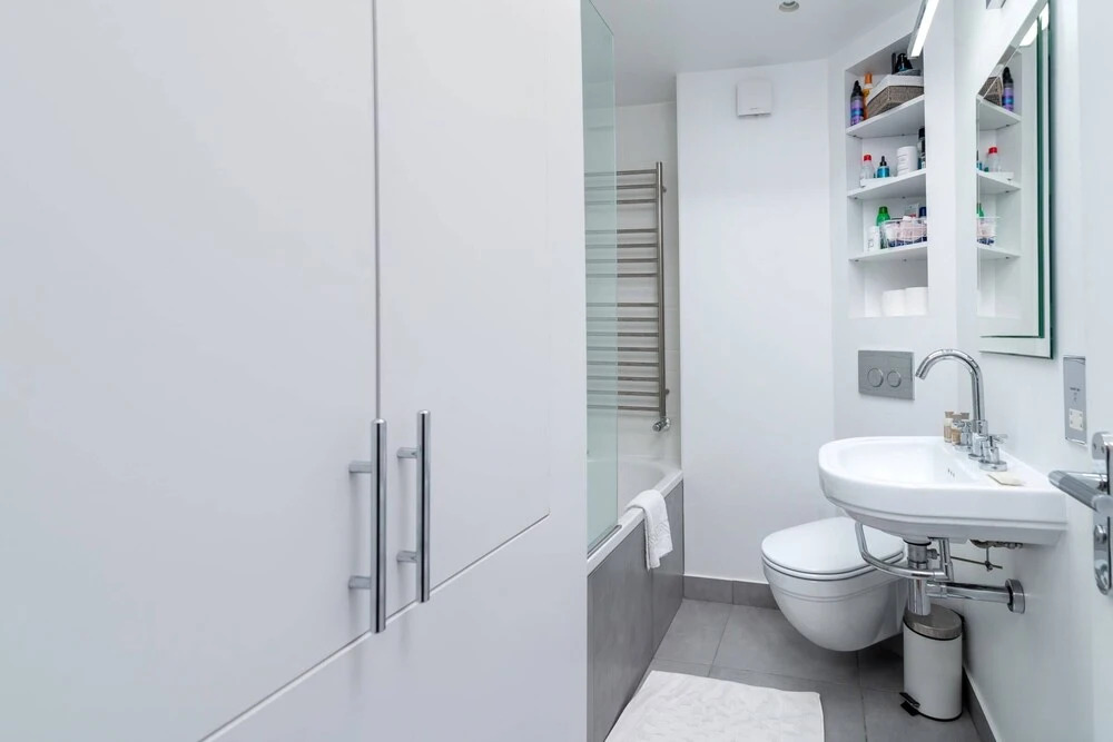 Spacious 2BR in West Kensington by GuestReady