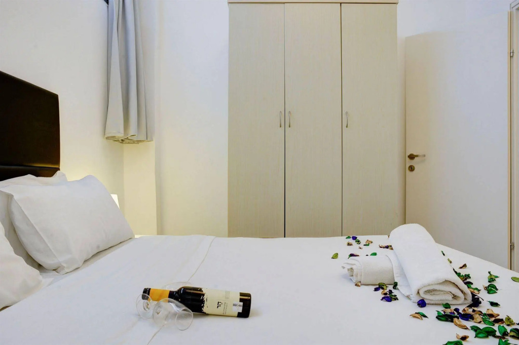 Shore Suites