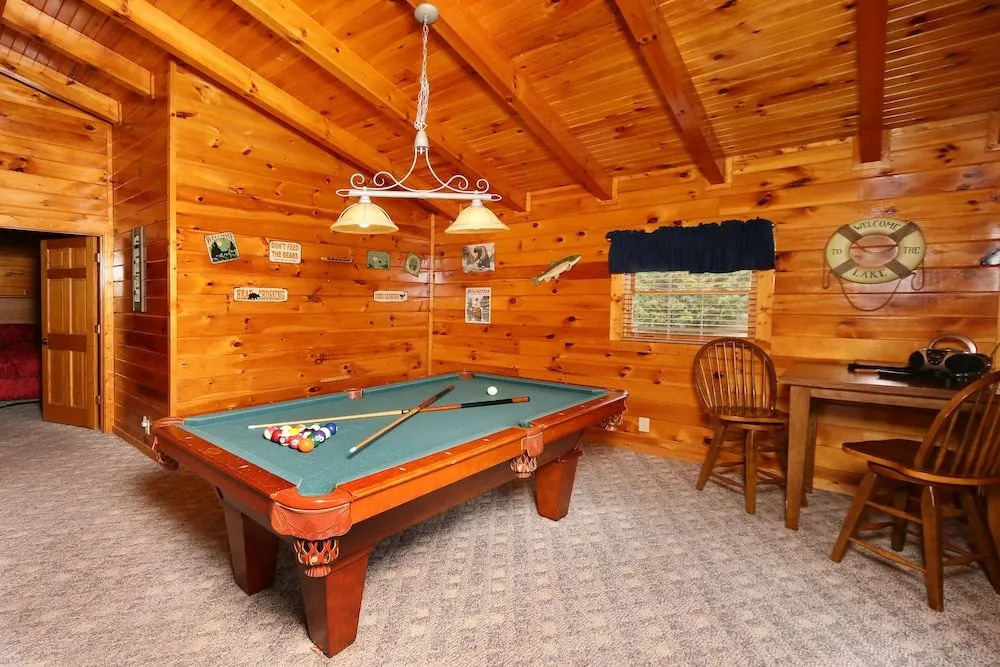 Snow Bear - Two Bedroom Cabin