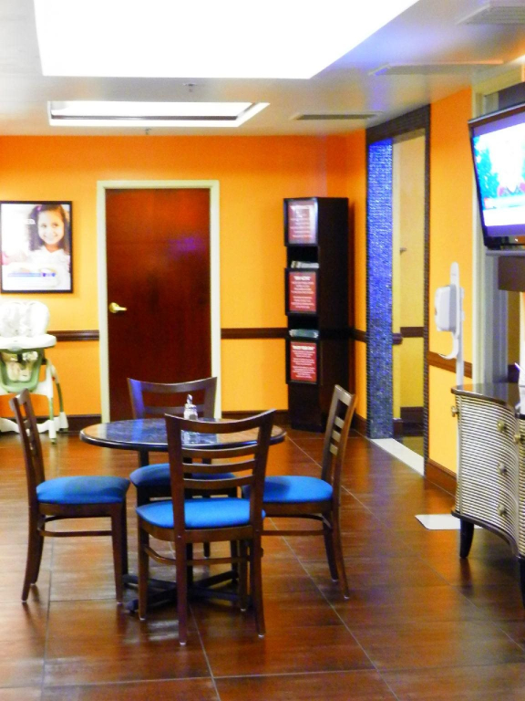 Holiday Inn Express Hotel & Suites Hinesville by IHG
