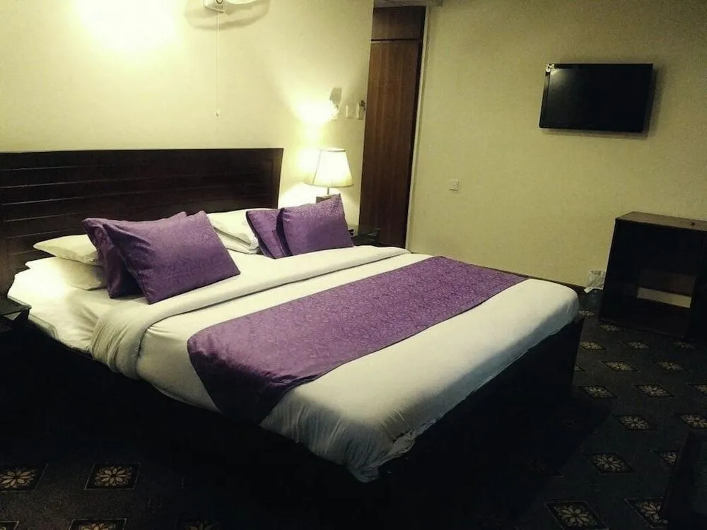 Hotel Pak Continental Hotel