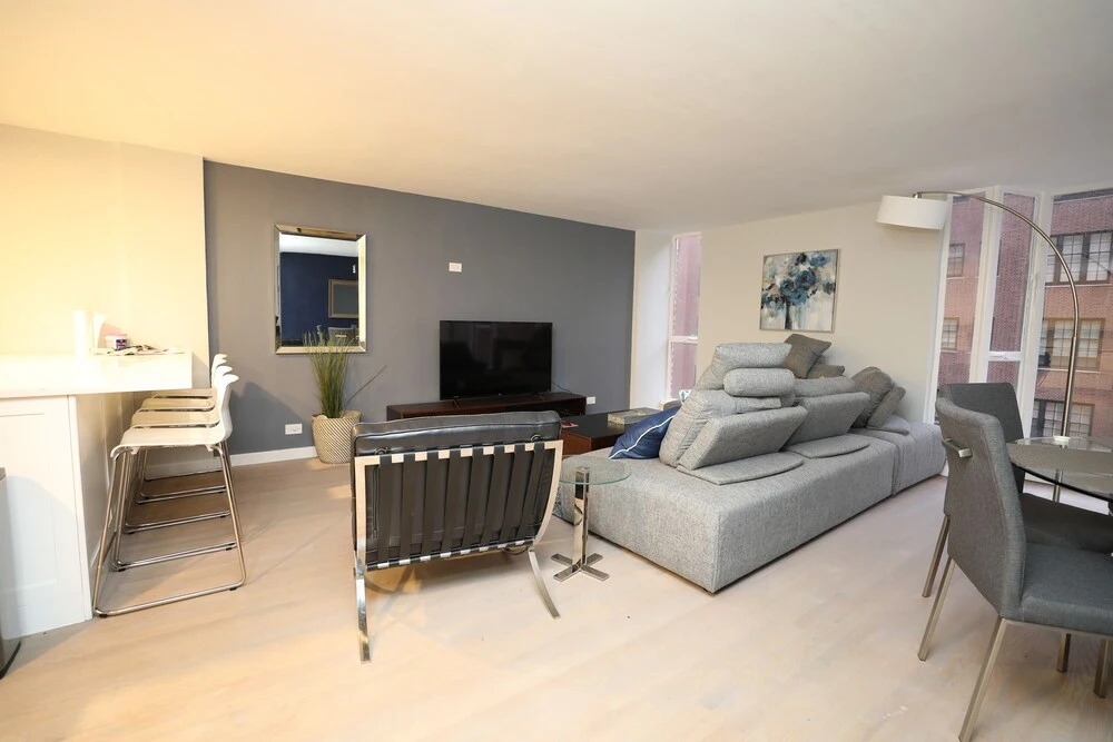 Mag Mile Lakeview Condos