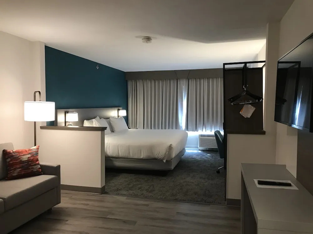 Holiday Inn Express Germantown Nw Milwaukee