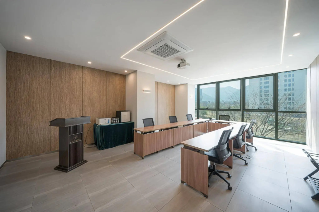 ACT Hotel