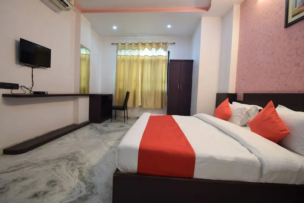 OYO Flagship 18321 Hotel Royal Sanj