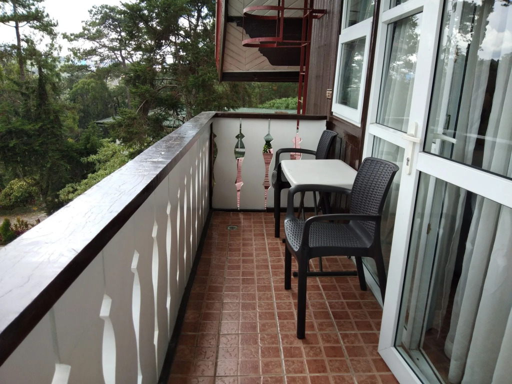 Log Cabin Hotel - Baguio