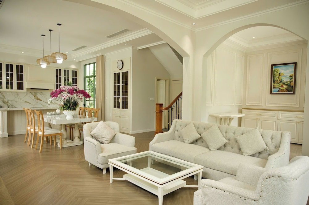 V120 The Signature Tropical Villa