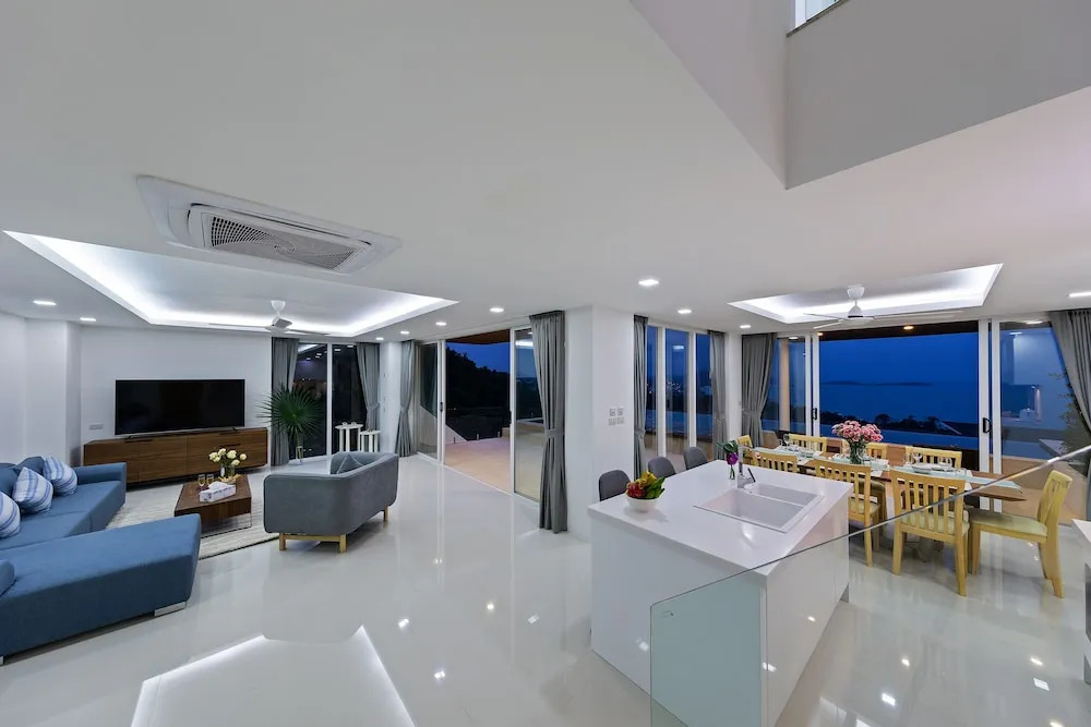 Chaweng Noi Luxury 4BR Blue Dream Villa
