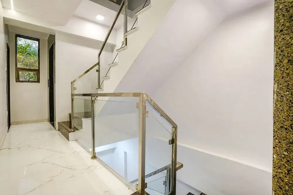 Fabhotel Peralz