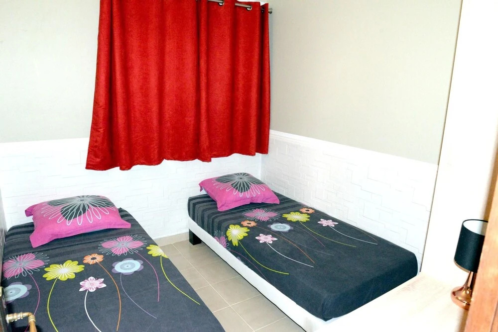 House With 2 Bedrooms in Sainte-anne, With Furnished Terrace and Wifi