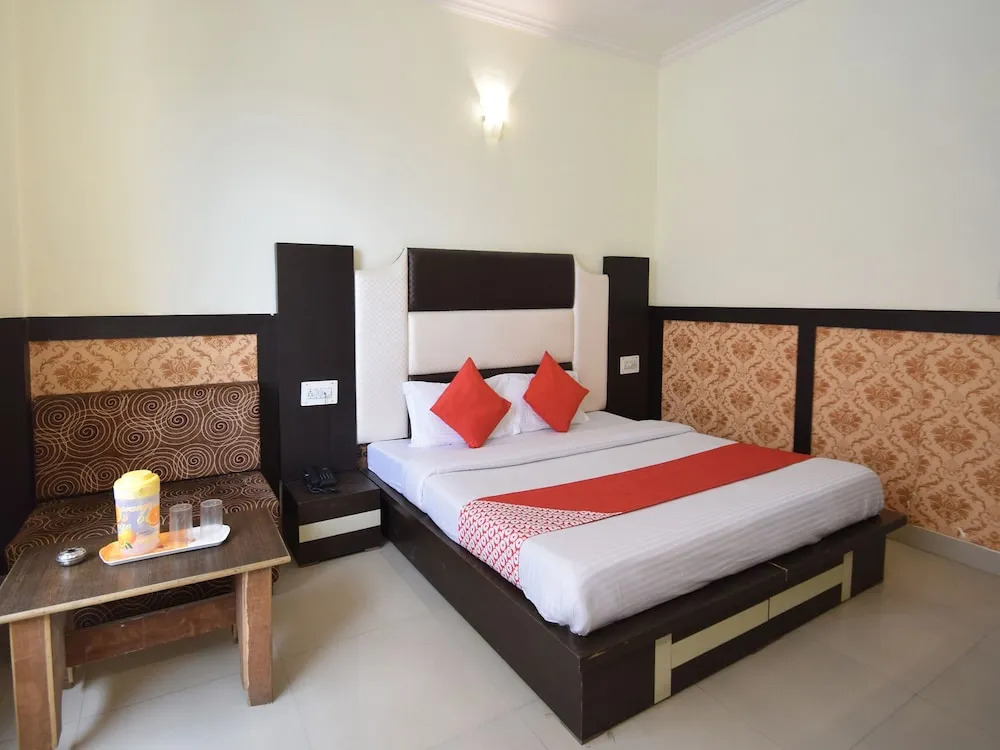 OYO 11616 Hotel Shree Ram