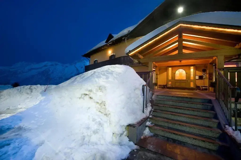 Hotel Adamello