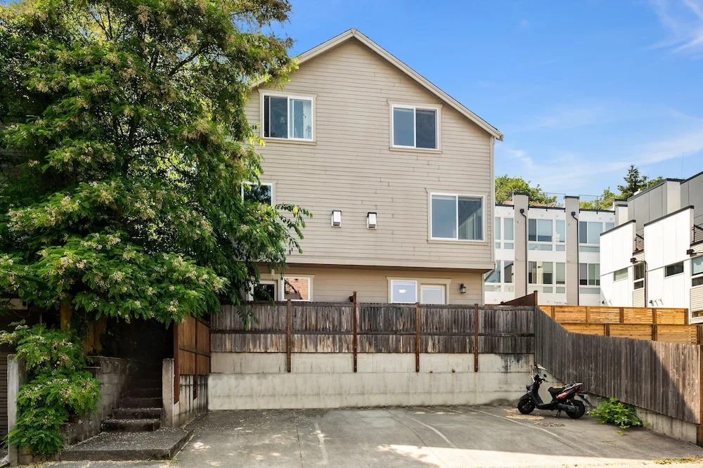 Seattle Vacation Home: Life's A Game