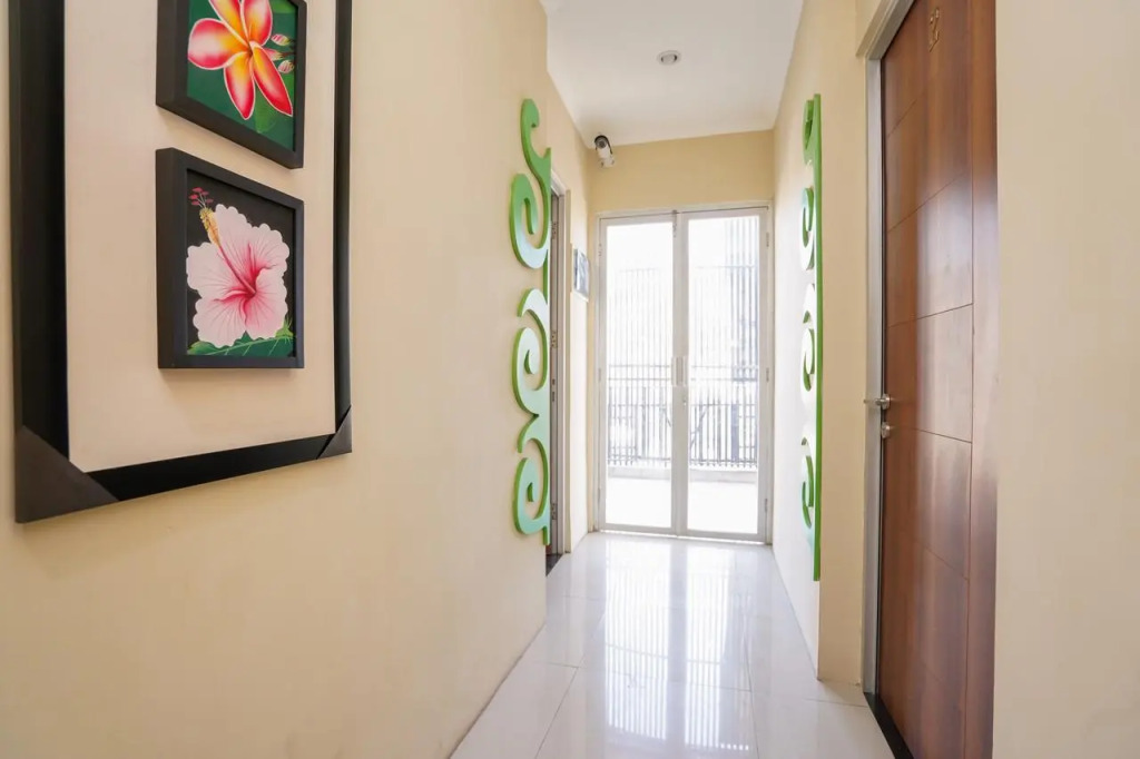 Hotel O Surabaya near Surabaya Town Square formerly Kupang Gunung Residence