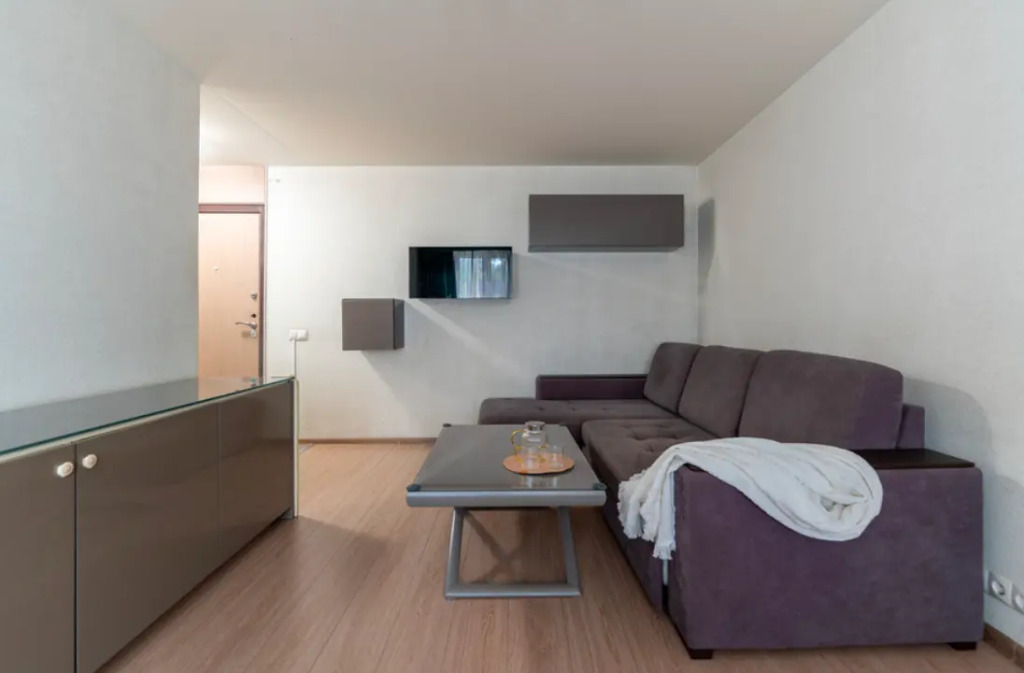 Moment House  на улице Ельнинская 22к2