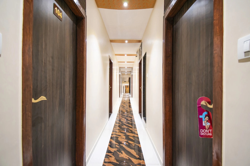 FabHotel Orange Suites - Nr Mumbai International Airport